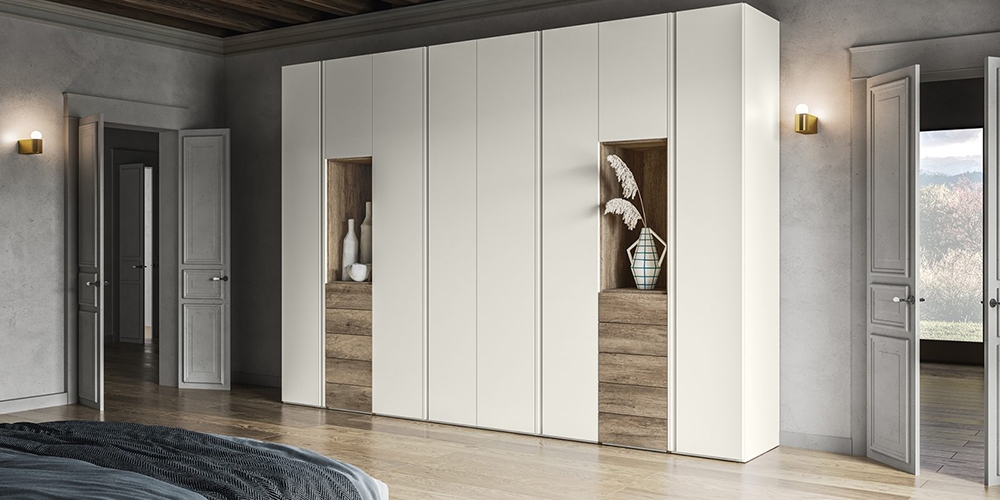 Gola nyílóajtós gardróbszekrény