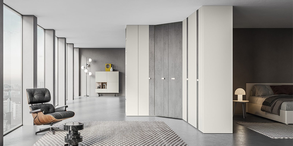 Pop nyílóajtós gardróbszekrény fém fogantyúval