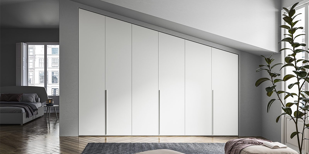 Retta nyílóajtós gardróbszekrény